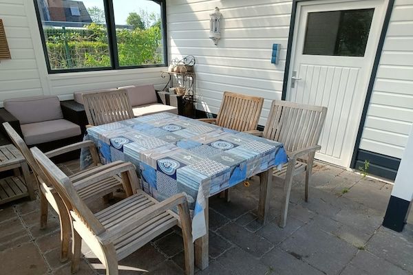 Terras - Zeeuwse woning met open haard in Breskens (5)