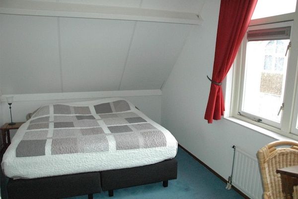 Slaapkamer - Huis in Breskens bij het Strand in Breskens (4)
