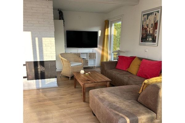 Woonkamer - Huis in Breskens bij de stranden in Breskens (2)