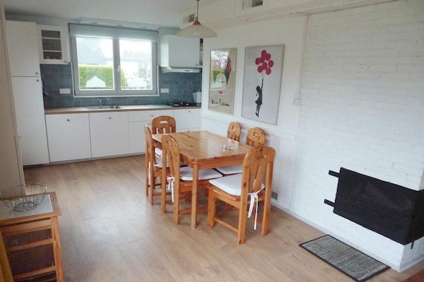 Eetkamer - Huis in Breskens bij de stranden in Breskens (3)