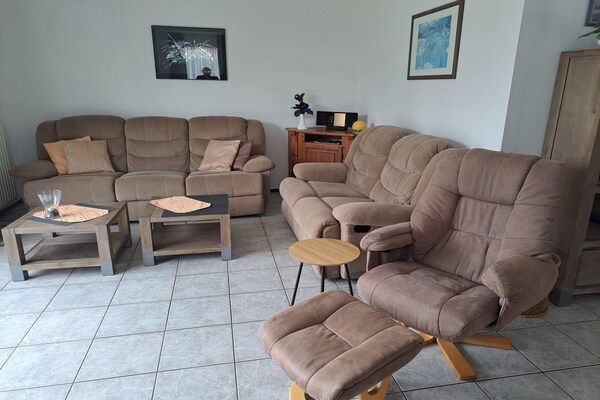 Woonkamer - Strandretraite met BBQ in Breskens (2)