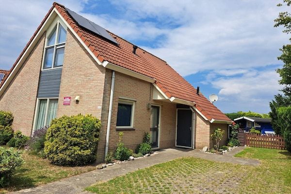 Buitenkant - Strandretraite met BBQ in Breskens (1)