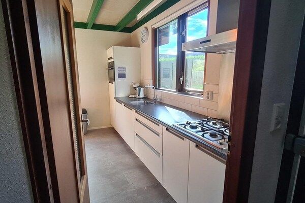 Keuken - Huis in Breskens bij stranden in Breskens (5)