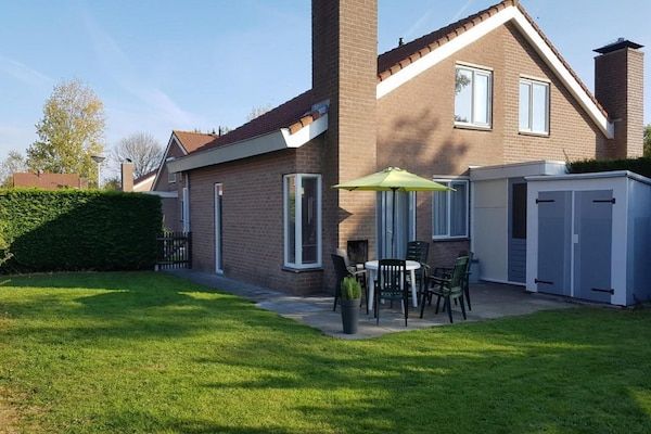 Buitenkant - Huis in Breskens bij Strand en Vuurtoren in Breskens (5)