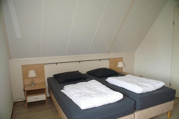 Slaapkamer - Huis in Breskens bij stranden in Breskens (4)