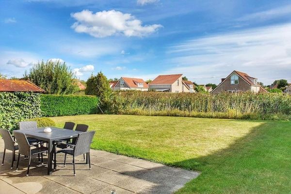 Terras - Bungalow in Breskens bij Strand en Duinen in Breskens (5)
