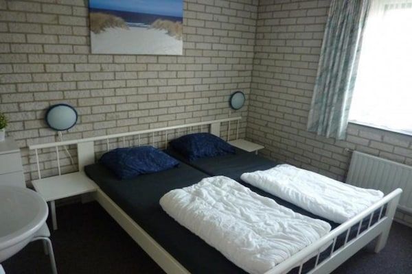 Slaapkamer - Vakantiehuis Breskens bij Strand & Vuurtoren in Breskens (4)