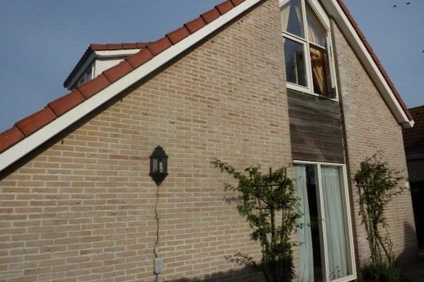 Buitenkant - Bungalow in Breskens bij Strand & Vuurtoren in Breskens (1)