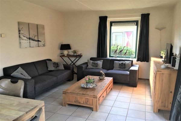 Woonkamer - Familieretraite in Breskens in Breskens (2)