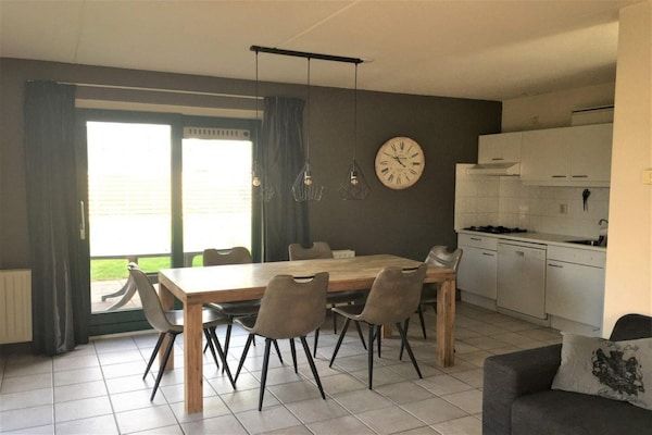 Eetkamer - Familieretraite in Breskens in Breskens (3)