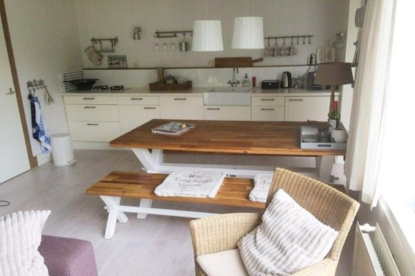 Keuken - Duinrooswoning met terras in Breskens (3)