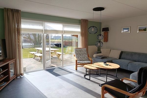 Woonkamer - Ruime woning bij Dunes in Breskens (2)
