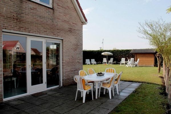 Terras - Bungalow in Breskens bij Strand en Vuurtoren in Breskens (5)