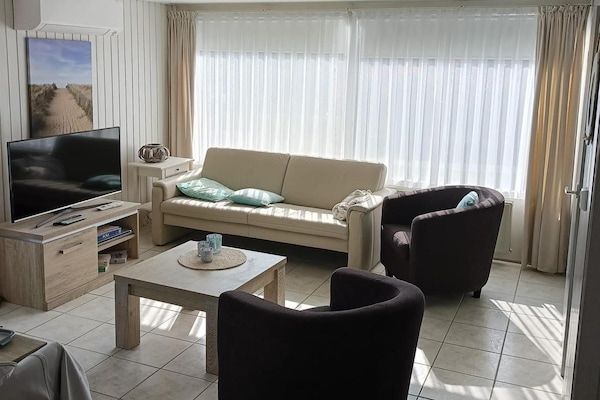 Woonkamer - Gezellig comfortabel huisje in Breskens (2)
