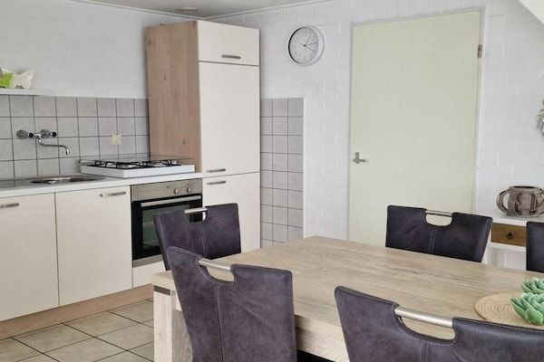 Eetkamer - Gezellig comfortabel huisje in Breskens (3)