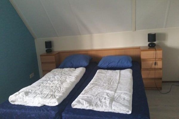 Slaapkamer - Vrijstaand huis in Breskens bij de kust in Breskens (3)