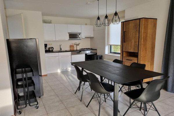 Keuken - Vrijstaand huis in Breskens bij de kust in Breskens (4)