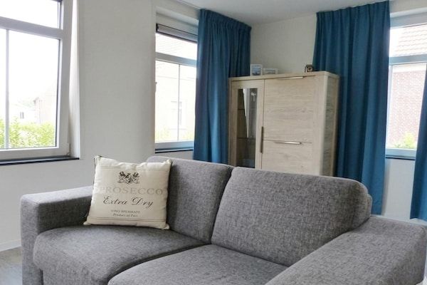 Woonkamer - Vakantiehuis in Breskens bij Strand in Breskens (2)