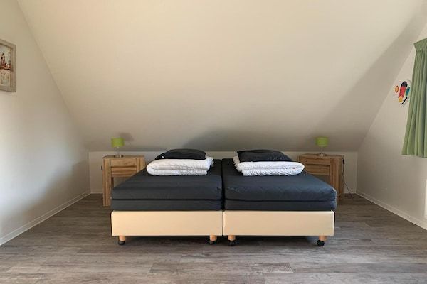 Slaapkamer - Huis in Nederland voor 8 personen in Breskens (4)