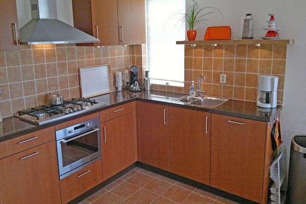 Keuken - Huisdiervriendelijk huis aan de kust in Breskens (4)