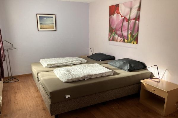 Slaapkamer - Huisdiervriendelijk huis aan de kust in Breskens (3)