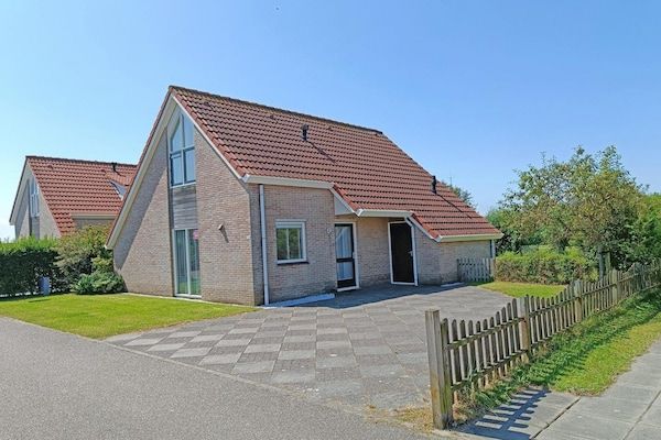 Buitenkant - Bungalow bij Breskens strand en vuurtoren in Breskens (1)