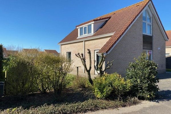 Buitenkant - Bungalow in Breskens bij Strand en Duinen in Breskens (1)