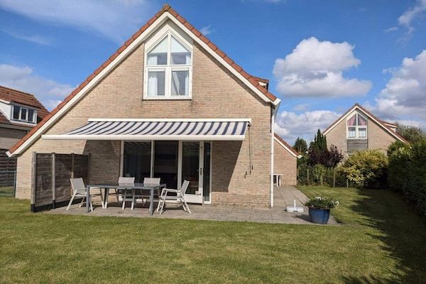 Terras - Bungalow in Breskens bij Strand en Duinen in Breskens (5)