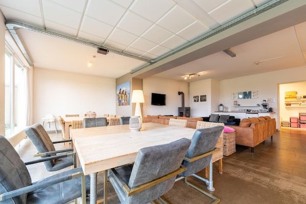 Eetkamer - Villa bij vliegveld Teuge en Paleis 't Loo in Teuge (5)
