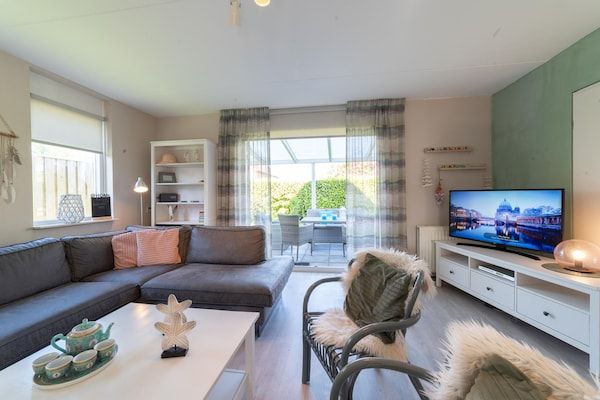 Woonkamer - Vakantiehuis in Zeeland bij stranden in Wemeldinge (1)