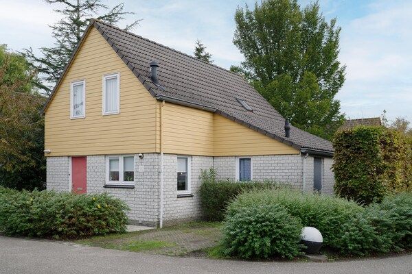 Buitenkant - Vakantiehuis in Zeeland met Tuinterras in Wemeldinge (1)