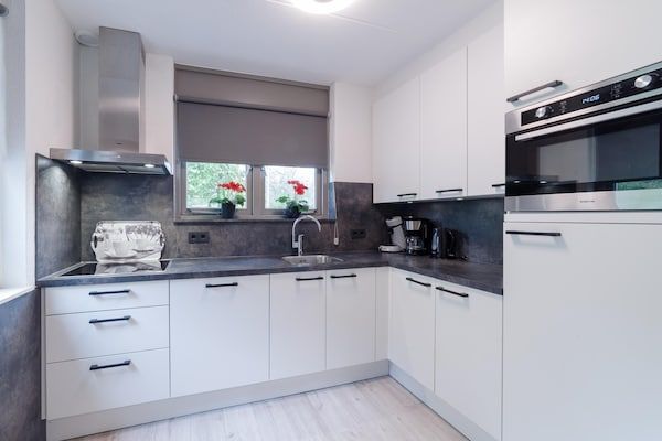 Keuken - Vakantiehuis: Bubbels, Springen en Ontspannen in Wemeldinge (4)