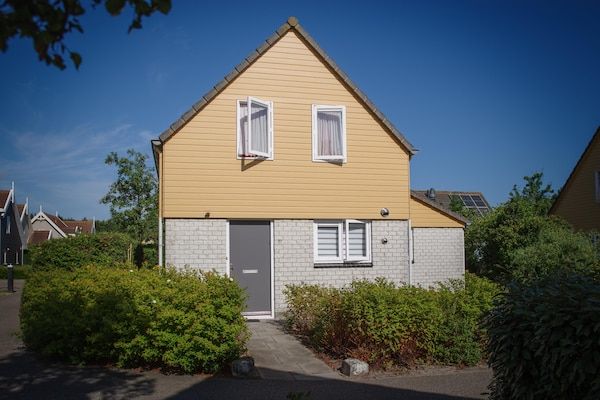 Buitenkant - Ruime vakantie aan de kust in Wemeldinge (1)