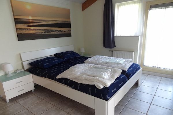 Slaapkamer - Charmante Zeeuwse basis in Wemeldinge (5)