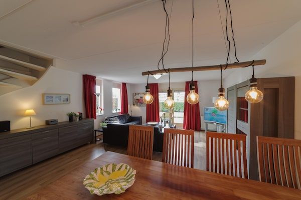 Eetkamer - Oesterkust: sauna en familiecharme in Wemeldinge (2)
