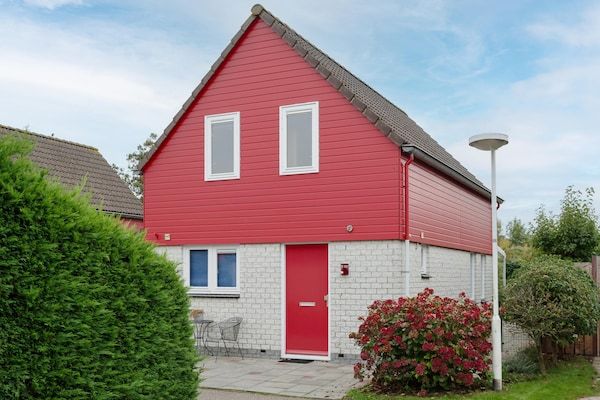 Buitenkant - Vakantiehuis in Zeeland met tuin in Wemeldinge (1)
