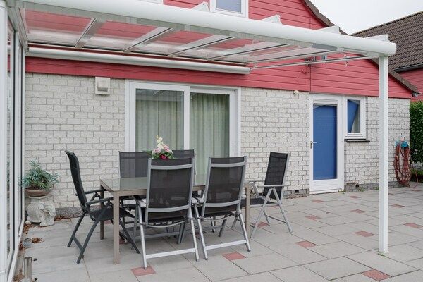 Terras - Vakantiehuis in Zeeland met tuin in Wemeldinge (5)