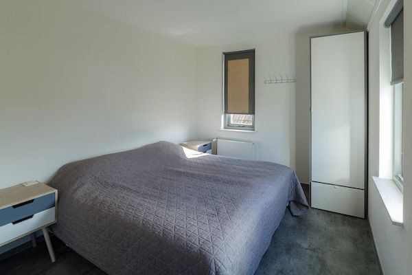 Slaapkamer - Vakantiehuis in Wemeldinge bij de Zee in Wemeldinge (5)