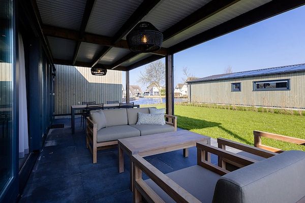 Terras - Lakeside Bliss in Friesland in Delfstrahuizen (5)