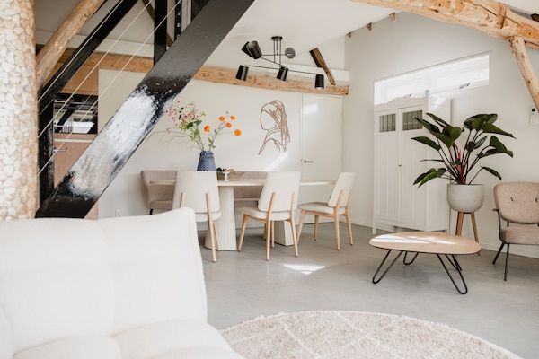 Woonkamer - Huisje in Leenderbos bij natuurgebied in Leende (5)