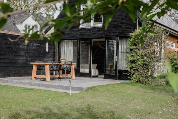 Buitenkant - Huisje in Leenderbos bij natuurgebied in Leende (1)