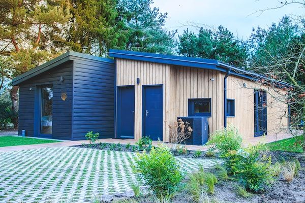 Buitenkant - Modern vakantiehuis met terras in Slagharen (5)