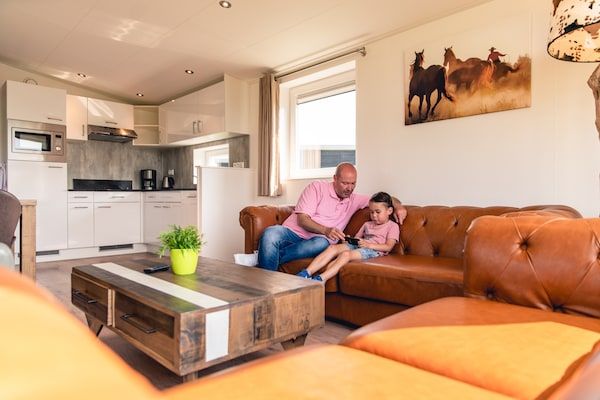 Woonkamer - Gezellig vakantiehuis met tuin in Slagharen (2)