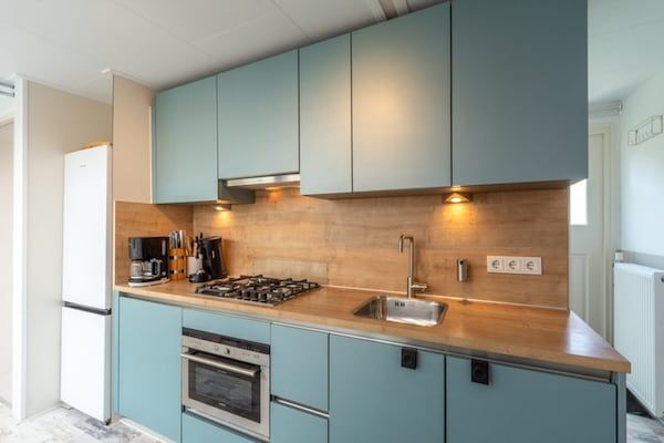 Keuken - Ruime woning in Duinland 188 met veranda in Sint Maartenszee (2)