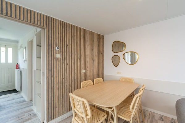 Eetkamer - Ruime woning in Duinland 188 met veranda in Sint Maartenszee (3)