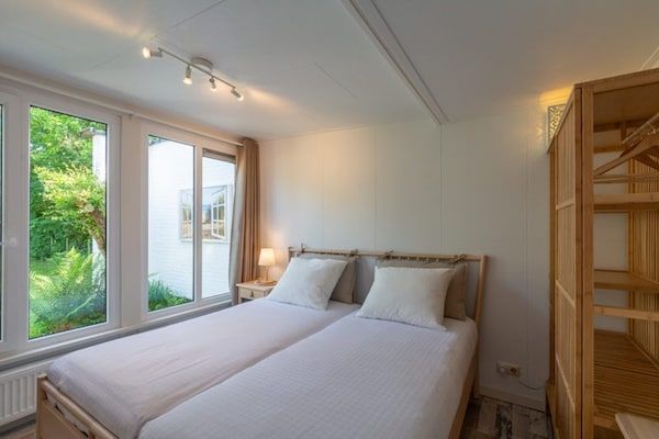 Slaapkamer - Ruime woning in Duinland 188 met veranda in Sint Maartenszee (5)