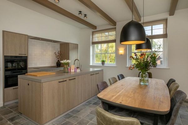 Keuken - Boerderij in Zeeland met molenuitzicht in Heinkenszand (3)