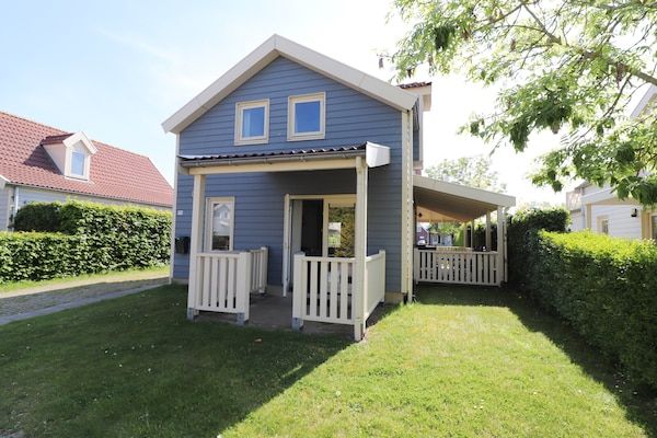 Buitenkant - Bungalow aan het Water met Sauna in Zuid-Holland in Simonshaven (1)