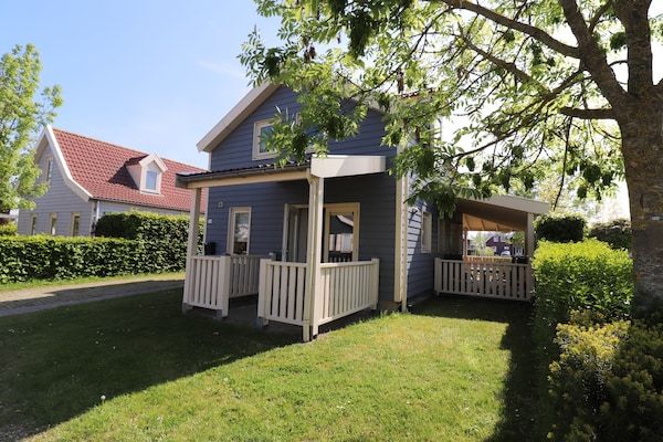 Buitenkant - Bungalow aan het Water met Sauna in Zuid-Holland in Simonshaven (2)