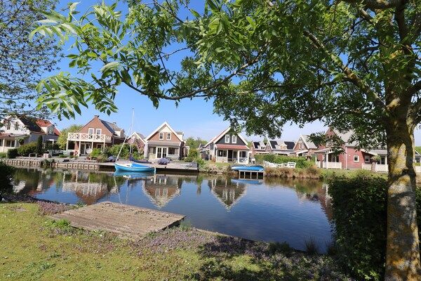 Uitzicht - Bungalow in Zuid-Holland aan het water in Simonshaven (3)